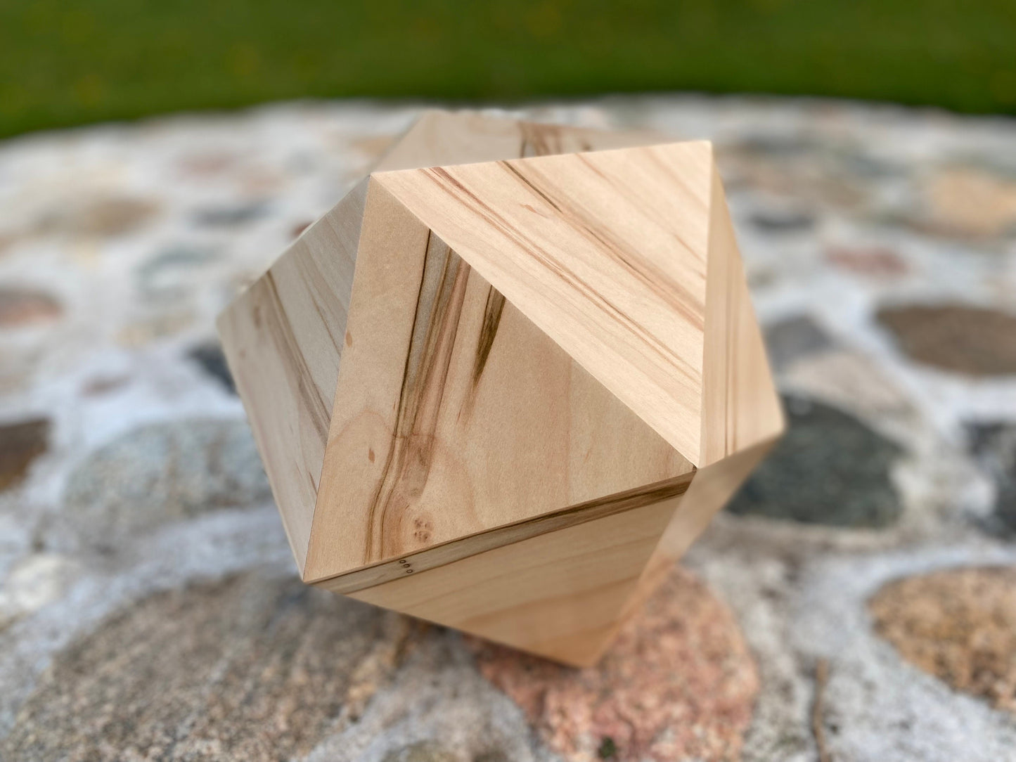 Custom Urn | 20-Sided Ambrosia Maple Urn