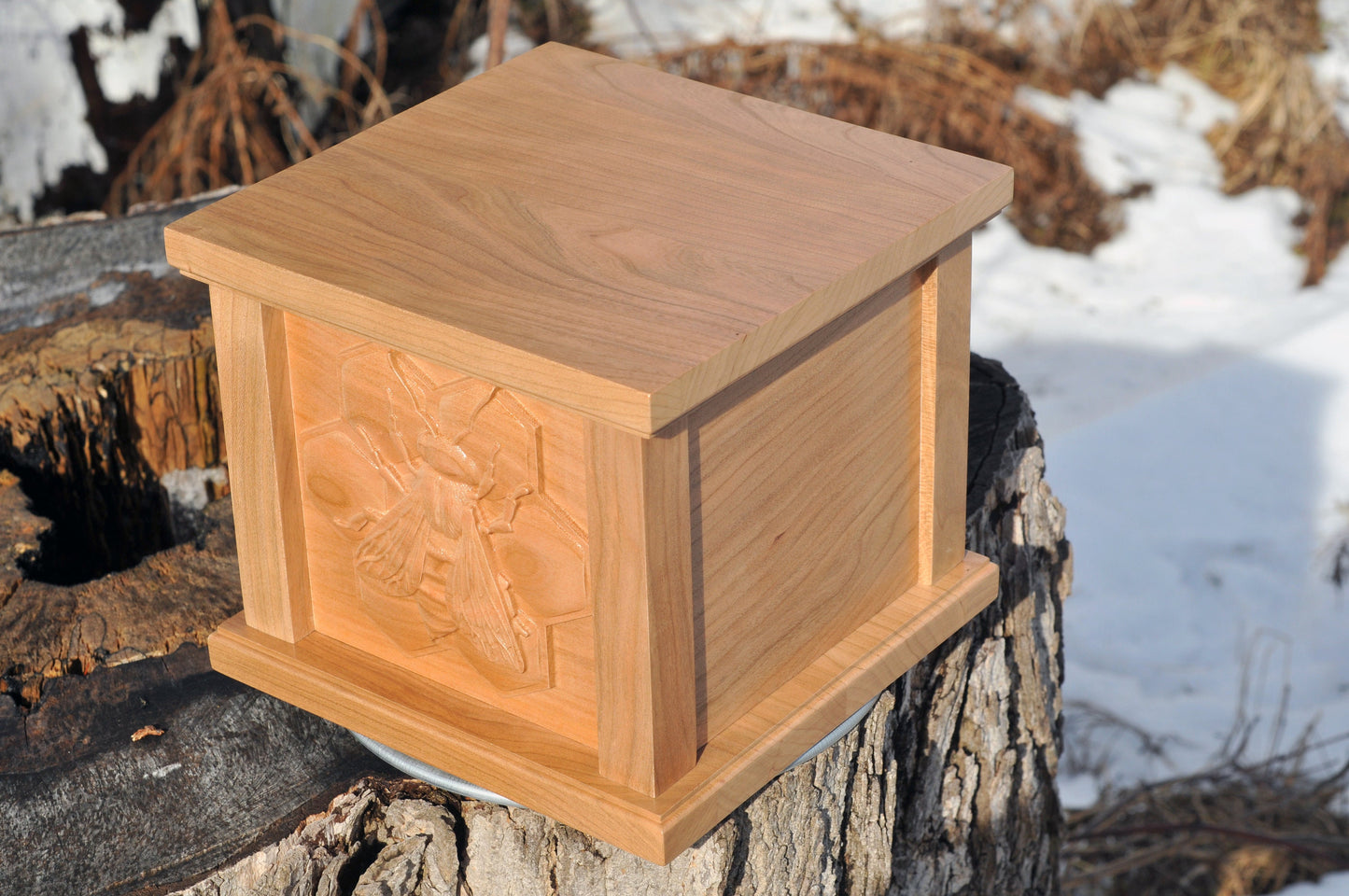 Custom Urn | Queen Bee | 3D Engraving